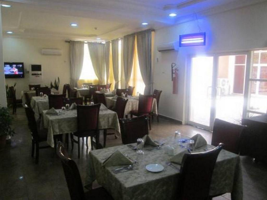 Фото Gombe Jewel Hotel