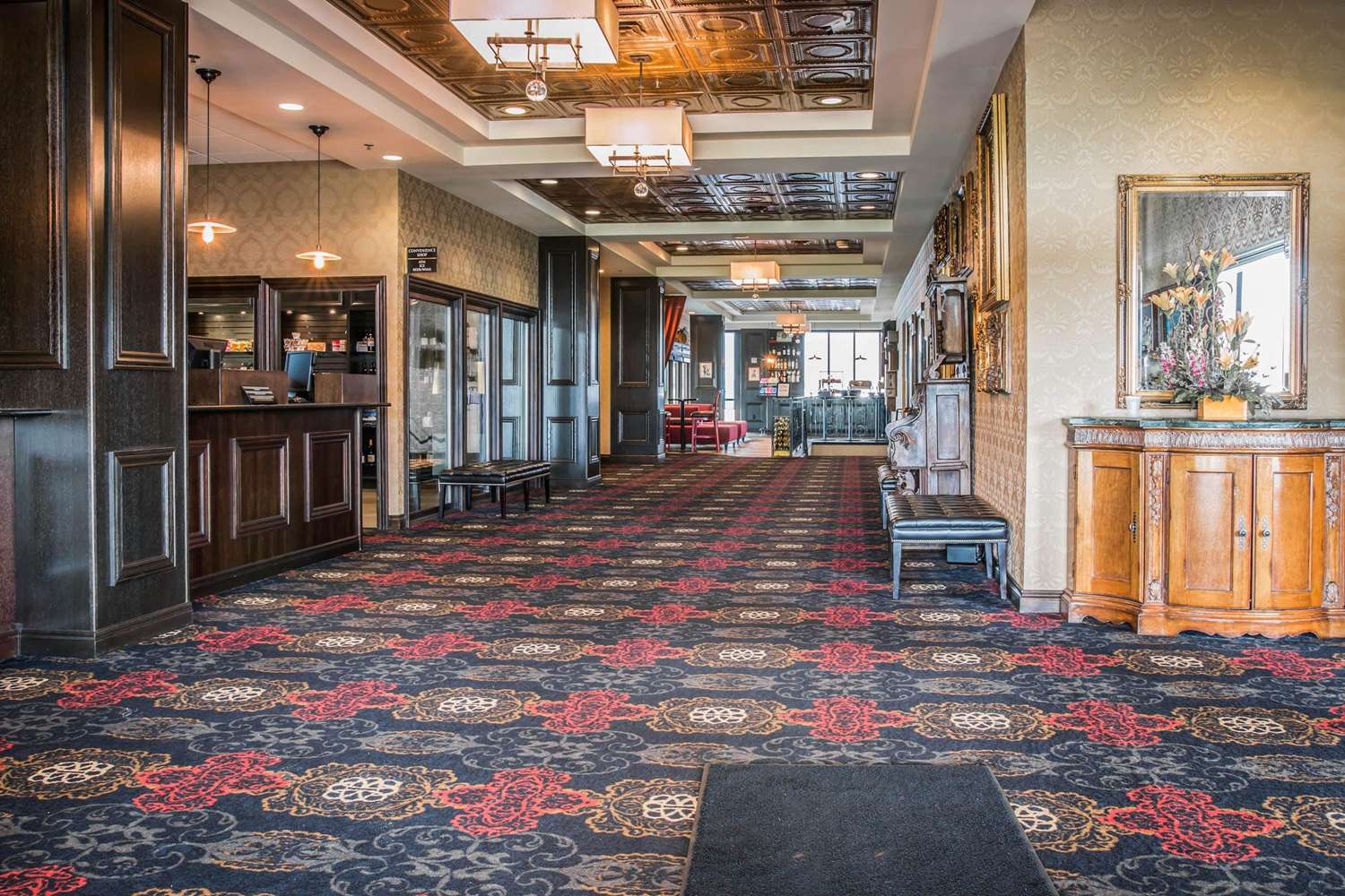 Фото Shoreline Inn & Conference C, Ascend Hotel Collection