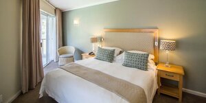 The Bay Hotel (Cape Town, Camps Bay, Victoria Road, 69), hotel