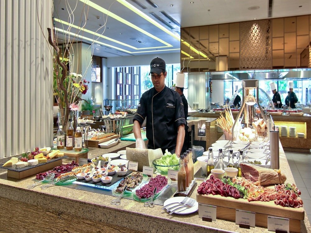 Фото Отель Hilton Colombo Residence