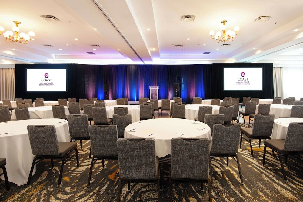 Фото Coast Canmore Hotel & Conference Centre