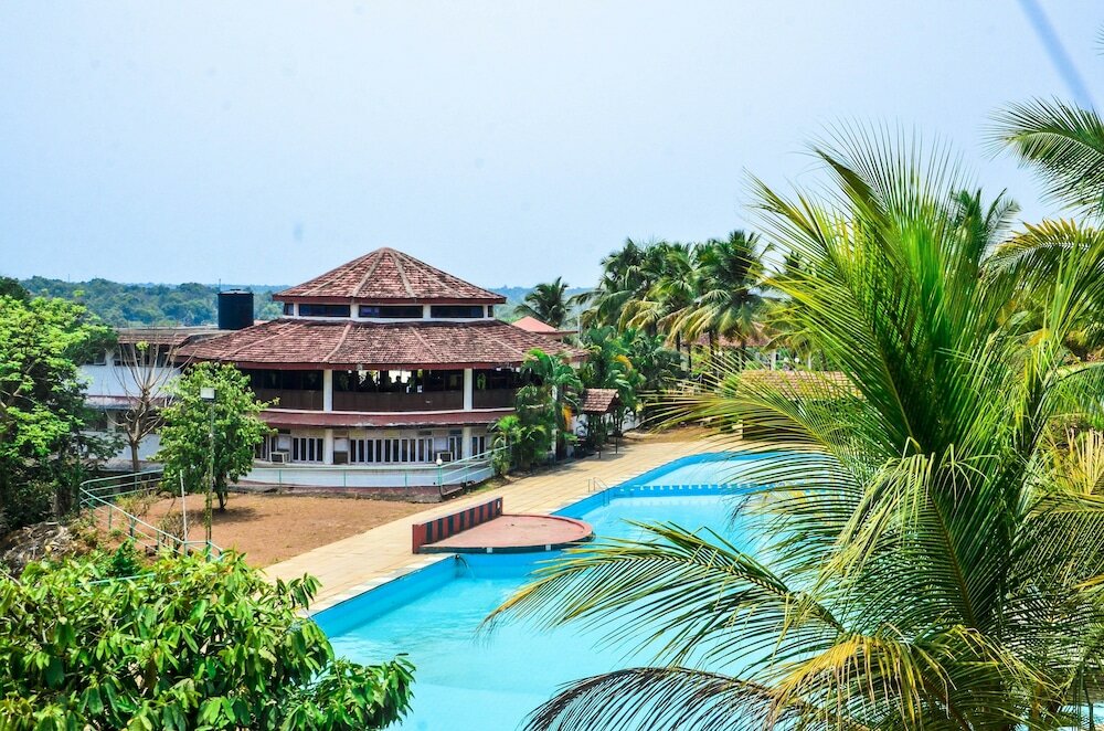 Фото Indismart Woodbourne Resort