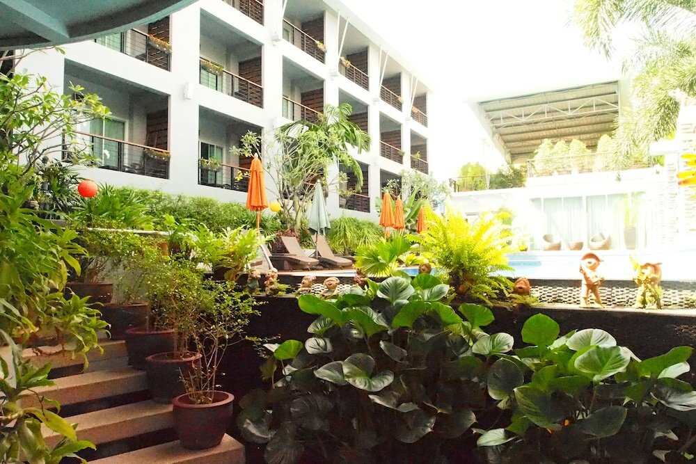 Фото Baan Suwantawe Hotel Apartment