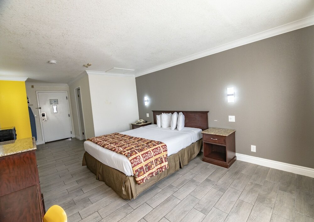 Фото Days Inn by Wyndham San Bernardino/Redlands