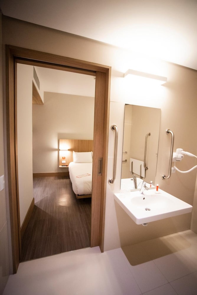 Фото Hotel Moov Curitiba