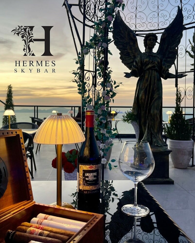 Фото The Elysium Pratumnak Pattaya By SHG