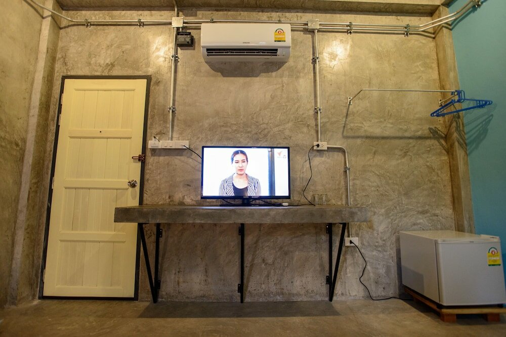 Фото Seabox Khaolak Hostel