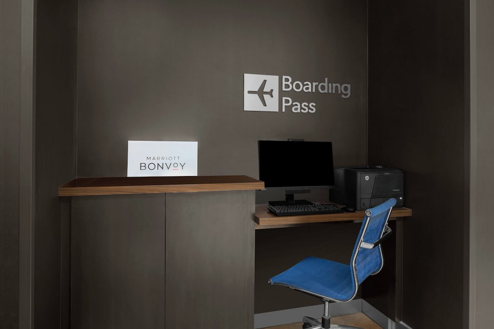 Фото Courtyard by Marriott Tampa Oldsmar