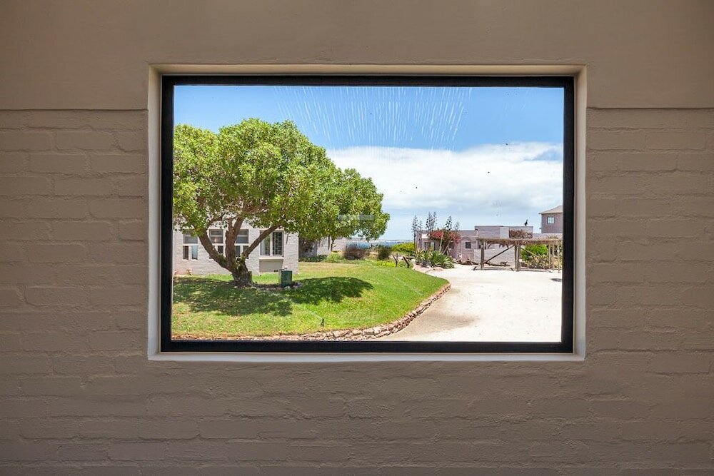 Фото Blue Bay Lodge