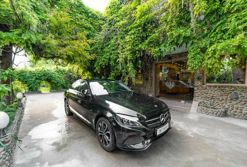 Внешний вид отеля Hotel Mirage в Сринагаре, фото 4