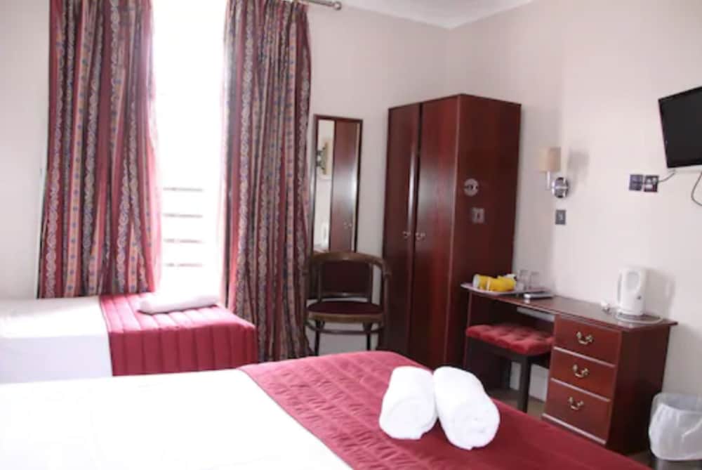 Фото Ambassador Hotel