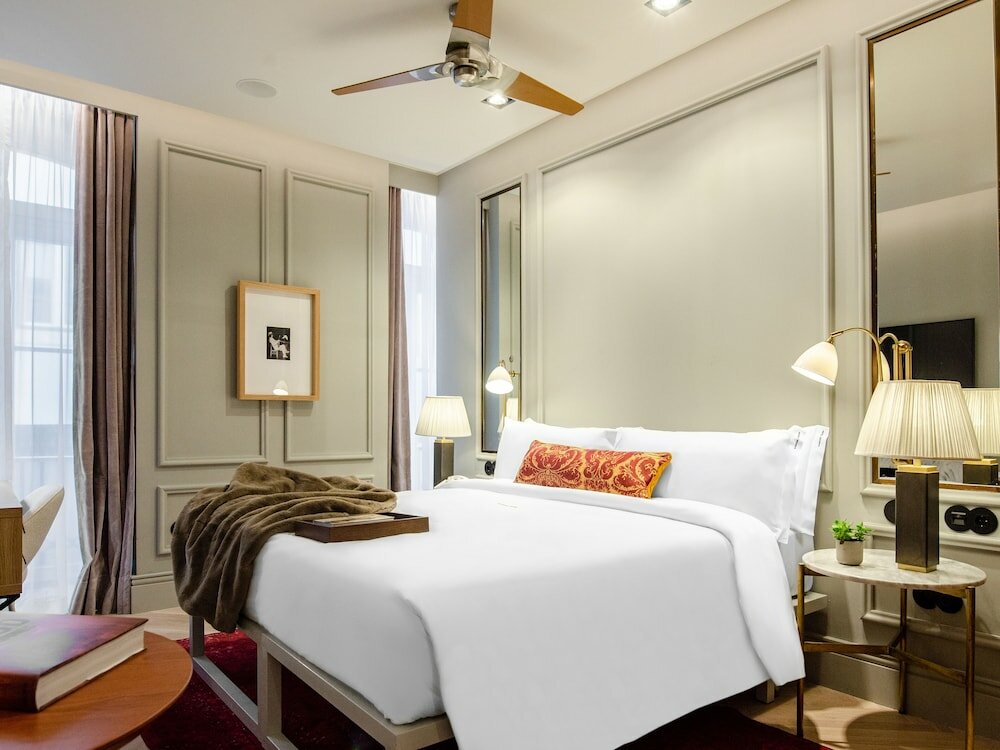 Фото Browns Avenue Hotel