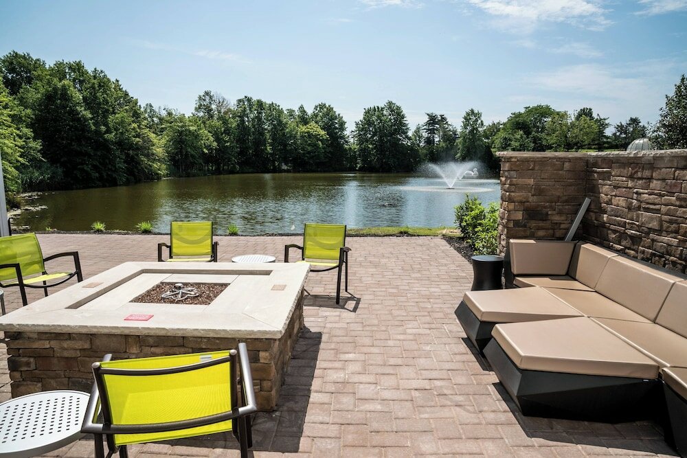 Фото SpringHill Suites by Marriott Woodbridge