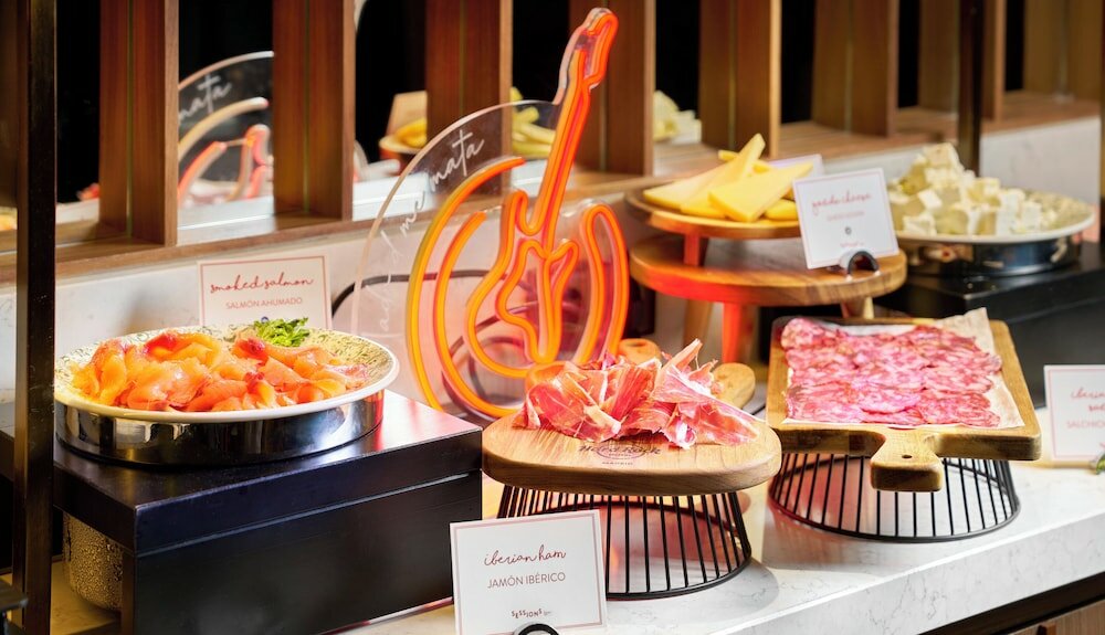 Фото Hard Rock Hotel Madrid