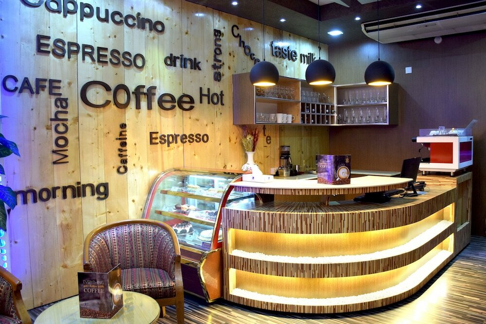 Фото Lake Castle