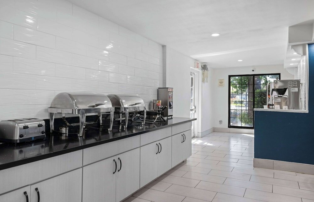 Фото La Quinta Inn by Wyndham Stockton