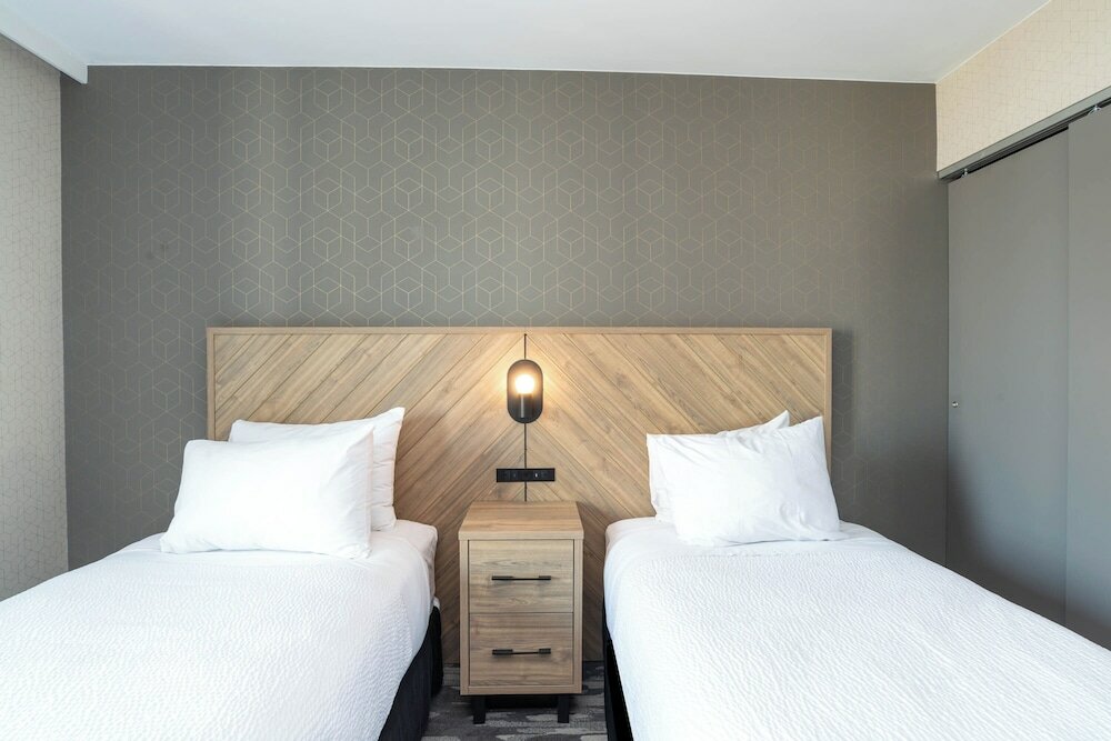 Фото Sandman Suites Vancouver-Davie Street