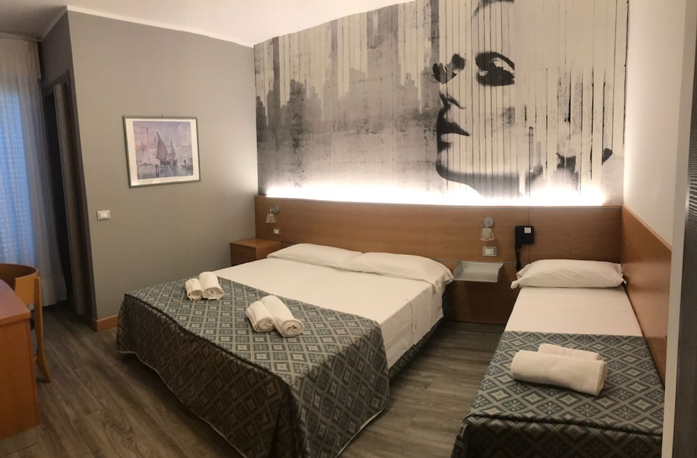 Фото Hotel Bella Venezia Mare