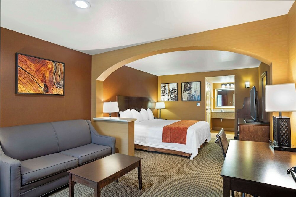 Фото Best Western Exeter Inn & Suites