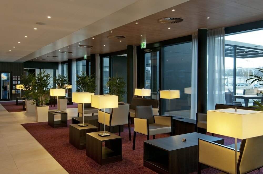 Фото Holiday Inn Express Zurich Airport, an Ihg Hotel