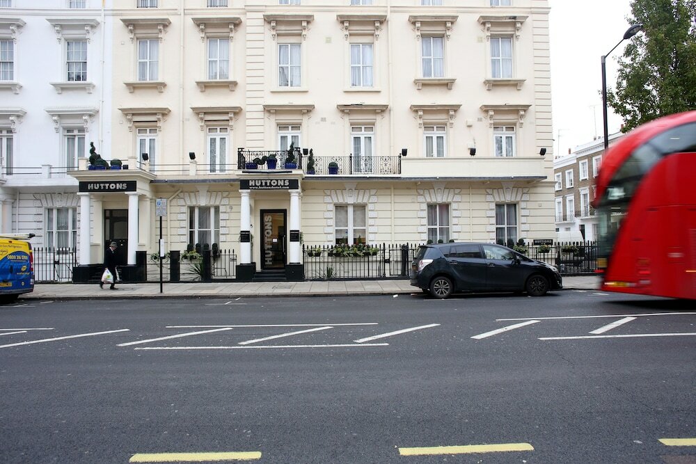 Фото Huttons Hotel