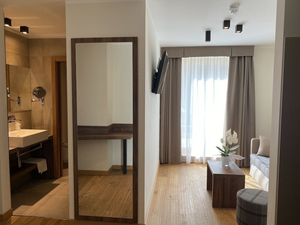 Фото Dolomeet Boutique Hotel