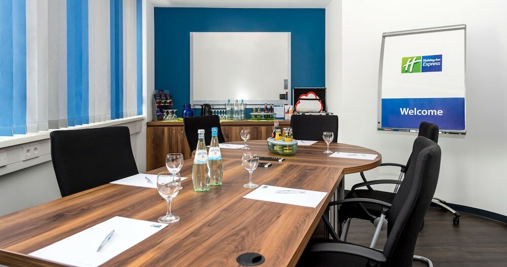 Фото Holiday Inn Express Bremen Airport, an Ihg Hotel