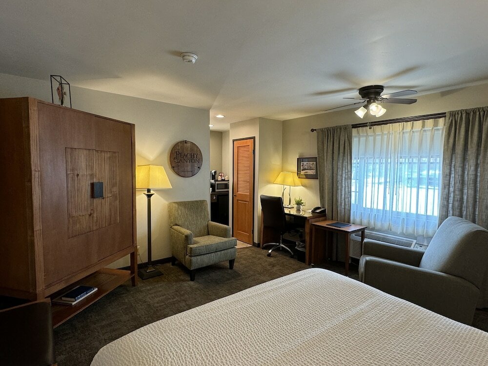 Фото Adelaide Inn