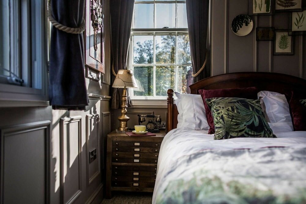 Фото The Hand & Spear