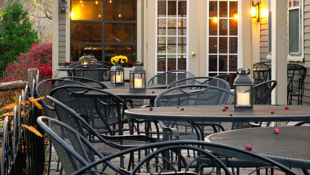 Фото The Whitney's Inn at Jackson