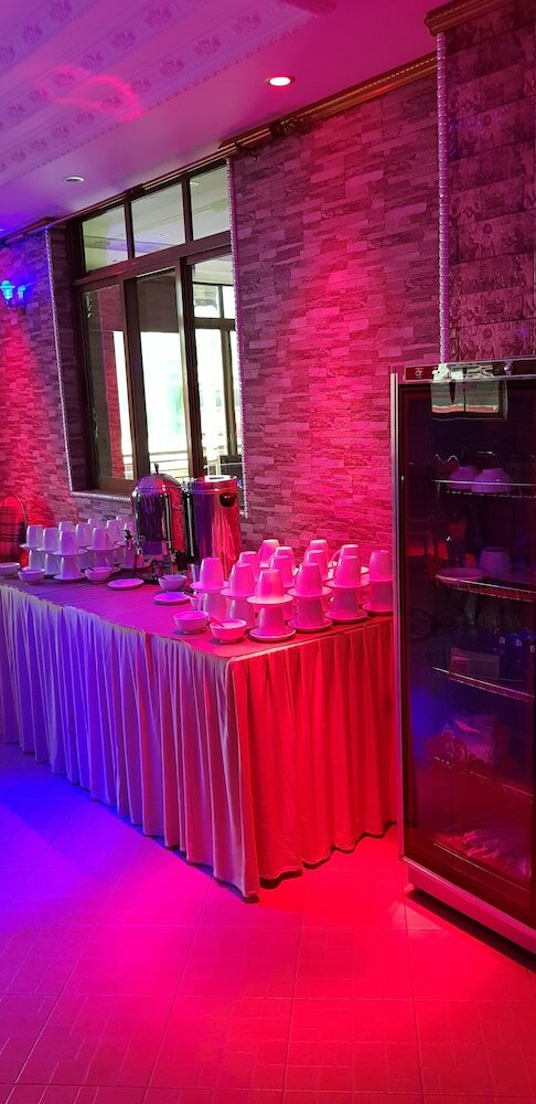 Фото Biraj International Hotel