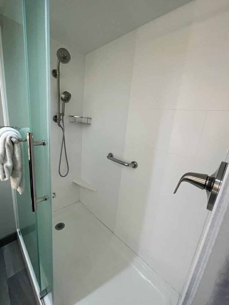 Фото Mcm Elegante Hotel and Conference Center Odessa