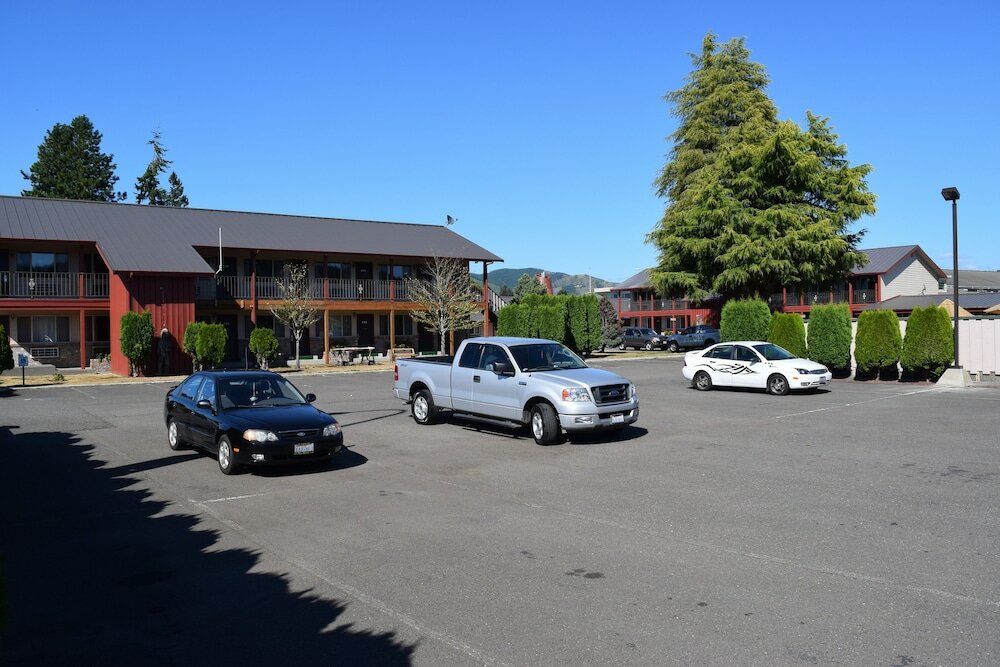 Фото The Forks Motel