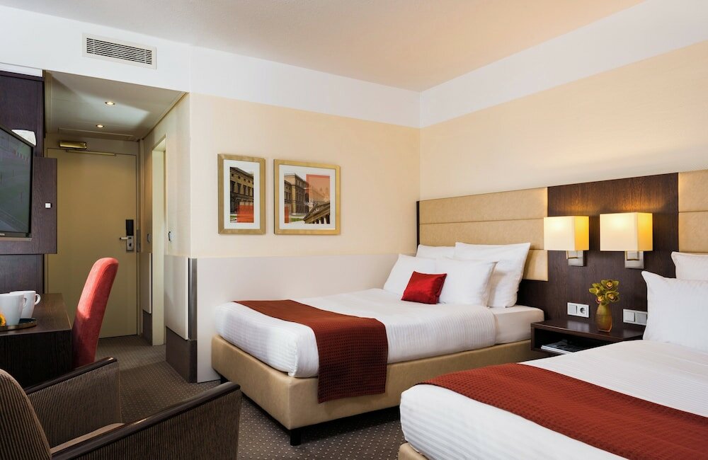 Фото Leonardo Hotel Munich Arabellapark