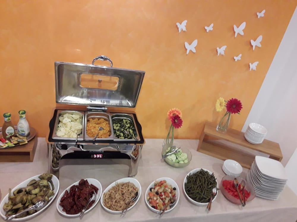 Фото Hotel Ivana