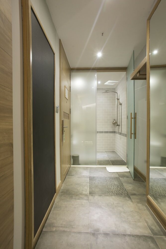 Фото Fusion Suites Sai Gon