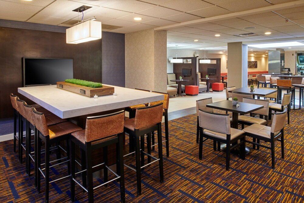 Фото Courtyard by Marriott Columbus Downtown