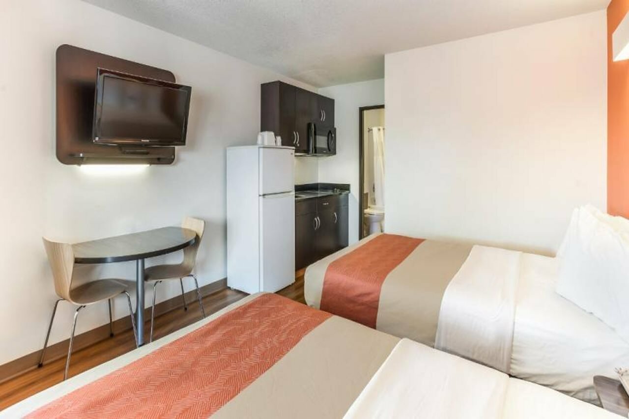 Фото Motel 6 Lethbridge