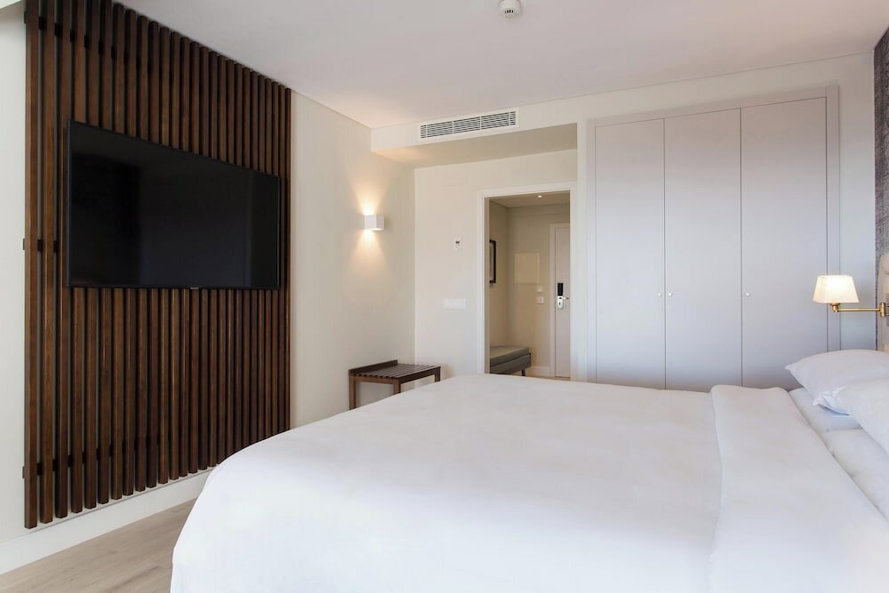 Фото Four Points by Sheraton Sesimbra