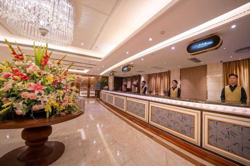 Фото Grand Dragon Hotel