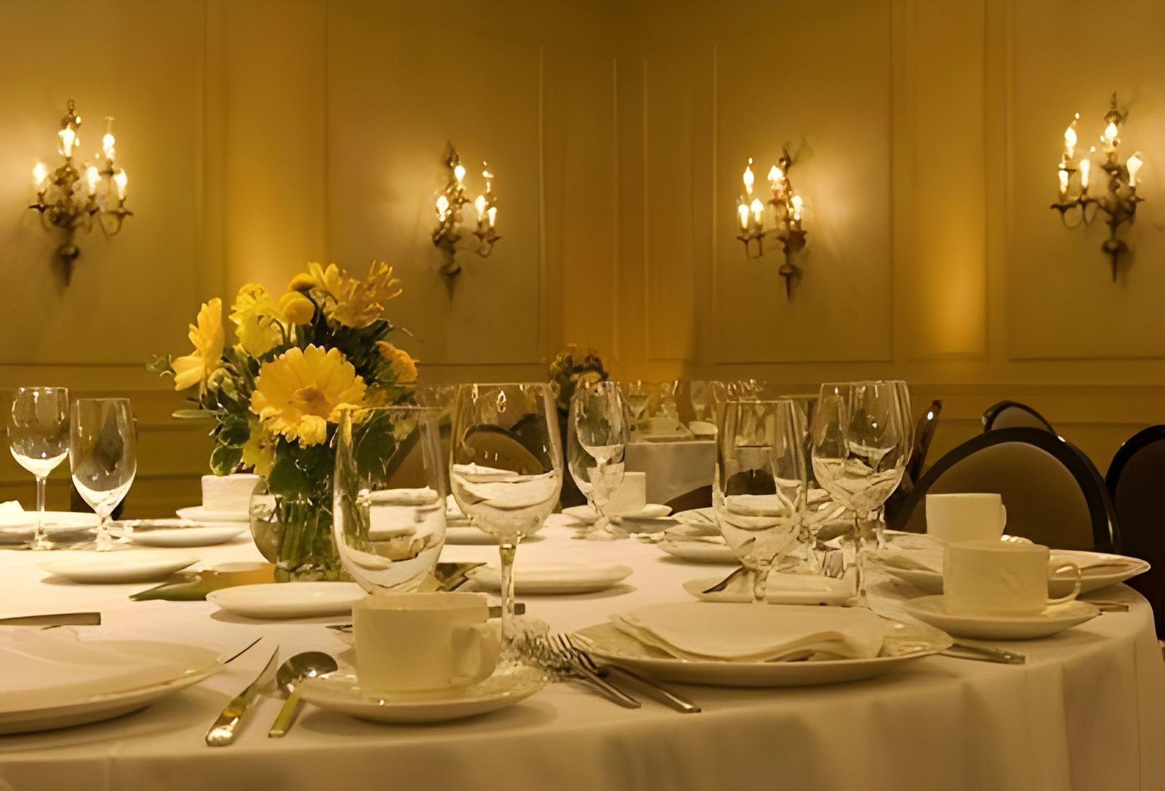 Фото Adam's Mark Hotel & Conference Center