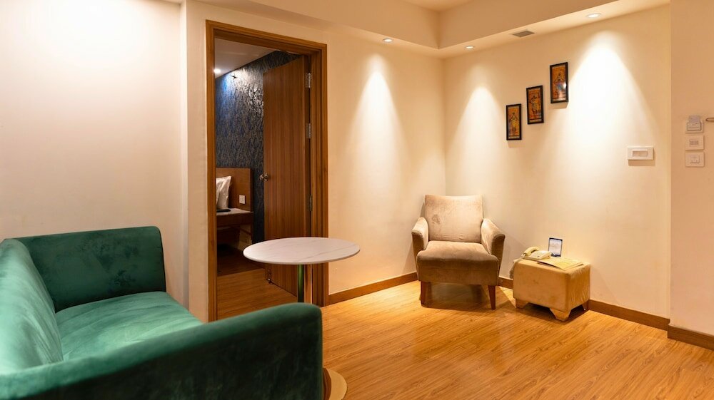 Фото The Orion Plaza