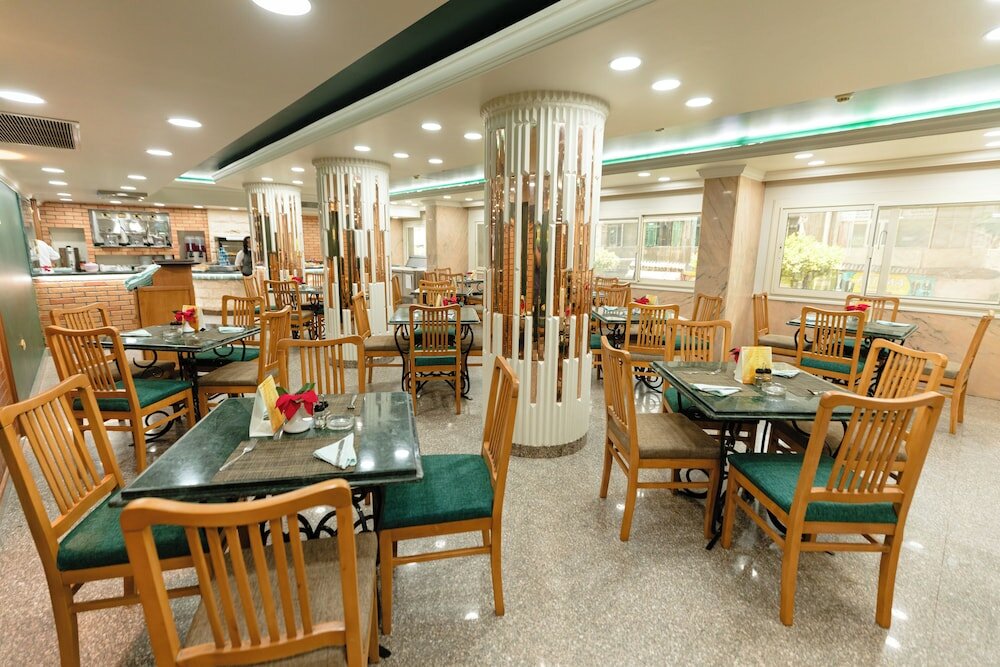 Фото Happy City Hotel