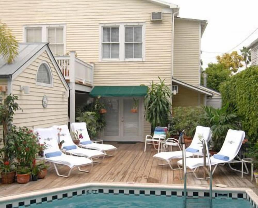 Фото Heron House Court - Adult Only