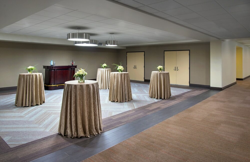 Фото Four Points by Sheraton Charleston