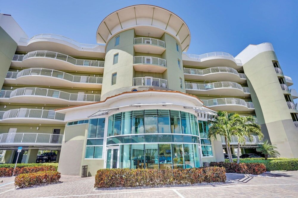 Фото Crystal Palms Beach Resort