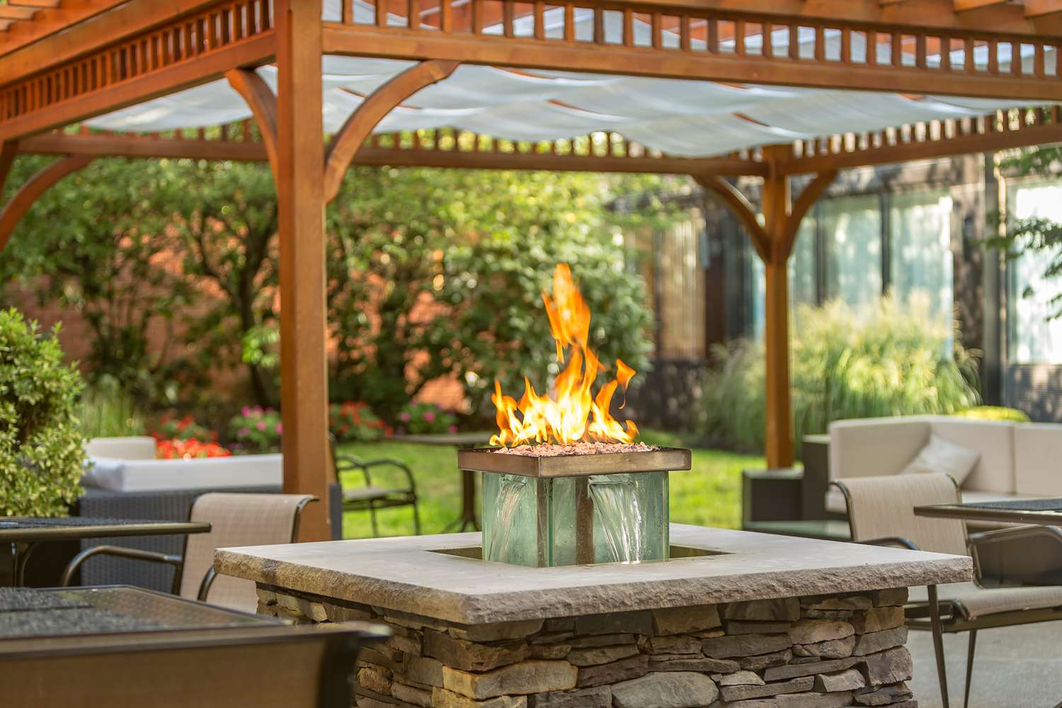 Фото DoubleTree by Hilton Hotel Boston-Andover