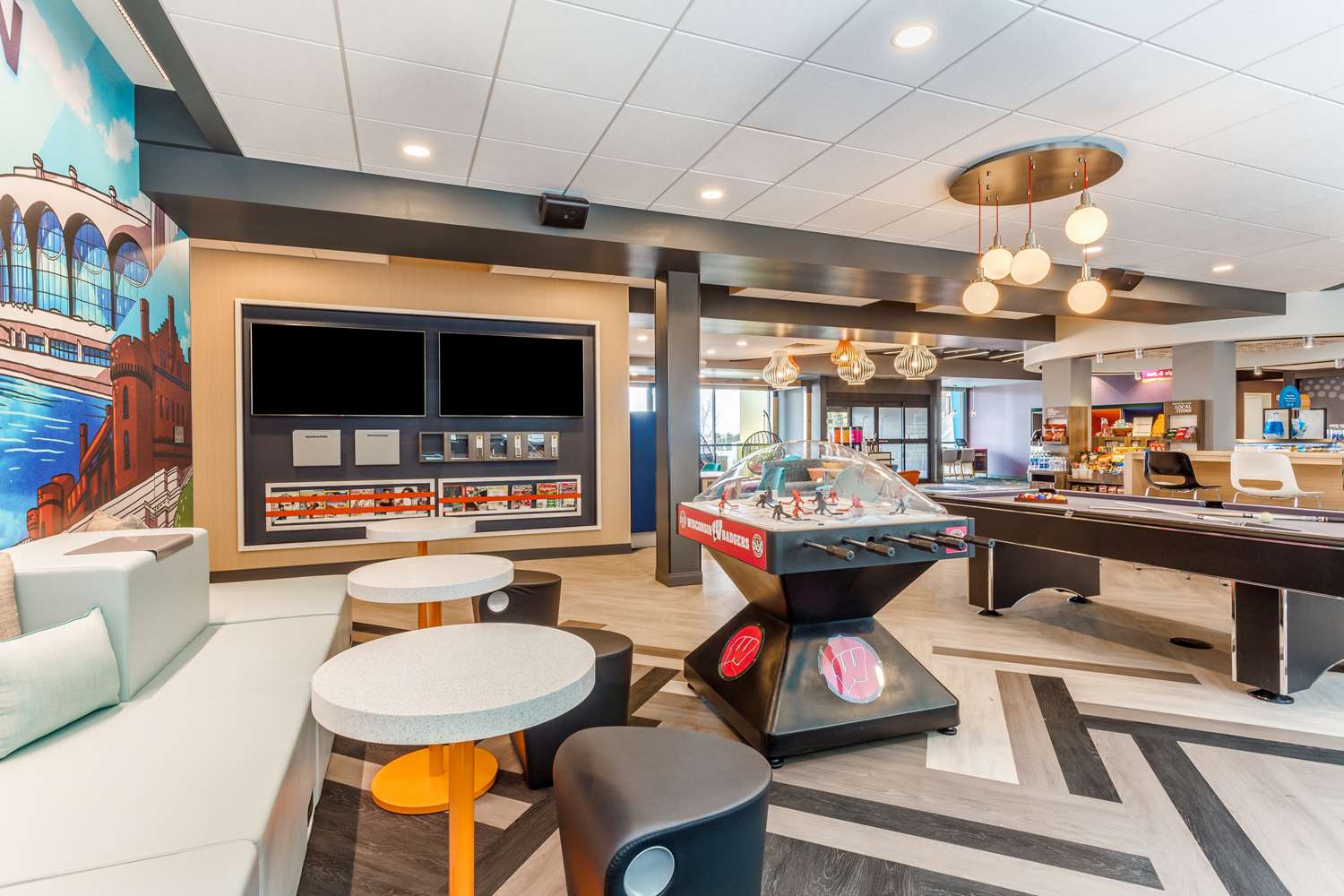 Фото Tru by Hilton Madison West, Wi