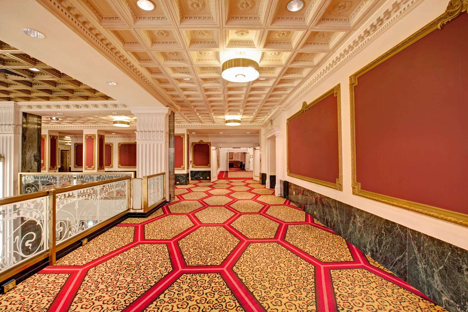 Фото The New Yorker A Wyndham Hotel