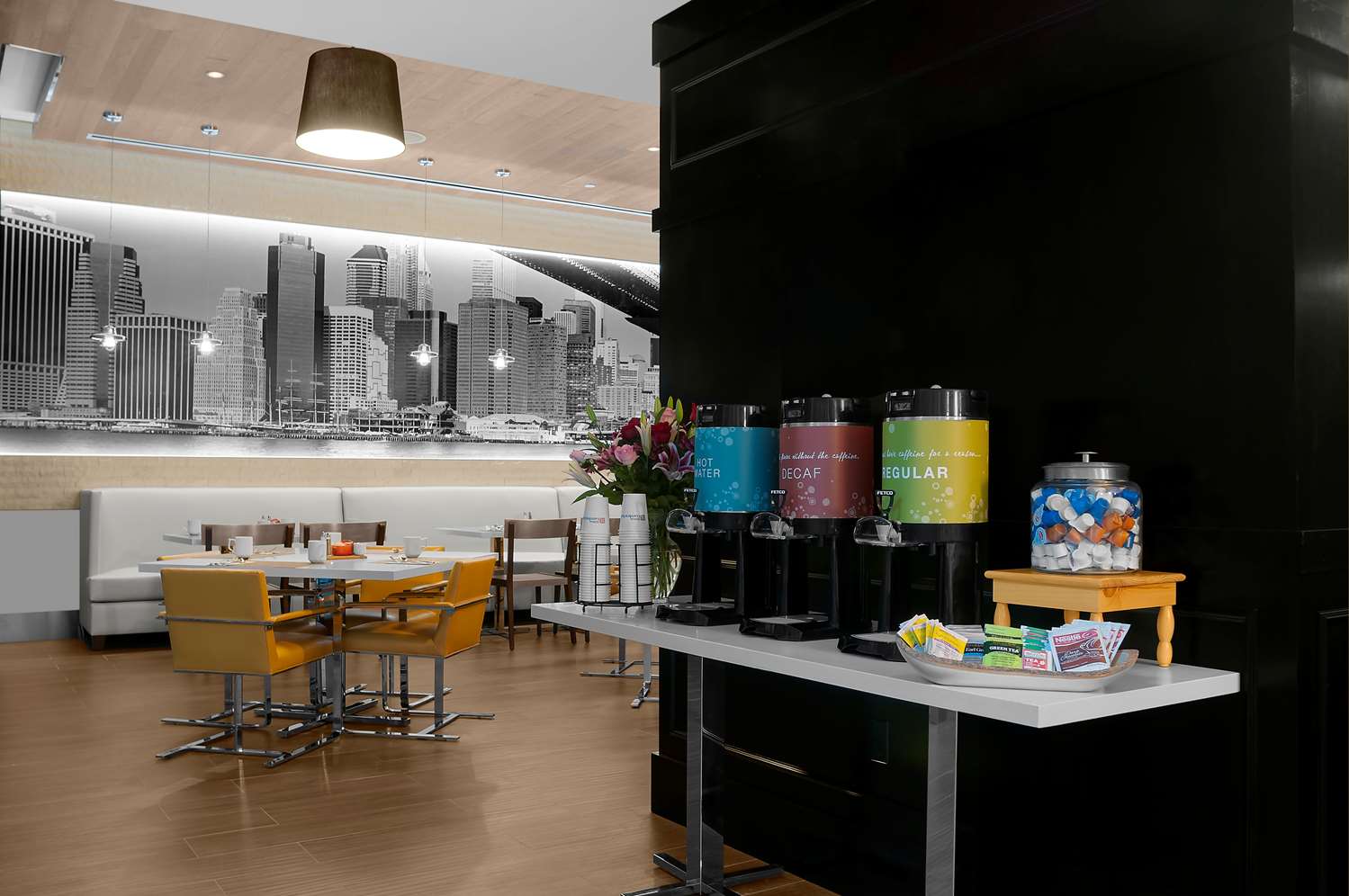 Фото Hilton Garden Inn New York-Times Square Central